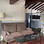 с террасой и видом на озеро в стрезе Appartement *