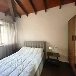 с террасой и видом на озеро в стрезе Appartement Stresa