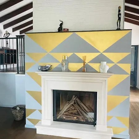 아파트 с террасой и видом на озеро в стрезе *