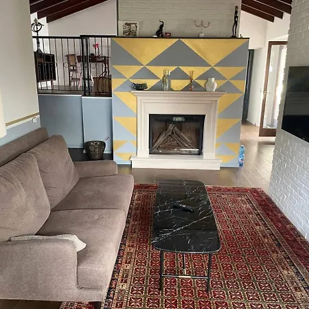 Lägenhet с террасой и видом на озеро в стрезе