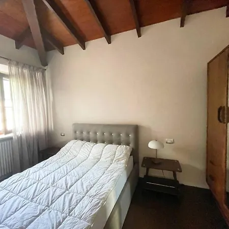 с террасой и видом на озеро в стрезе Apartment Stresa