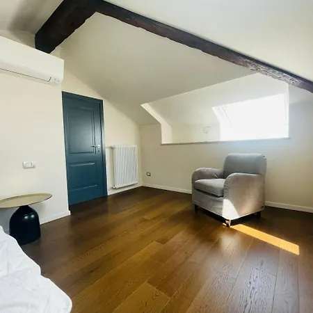 с террасой и видом на озеро в стрезе * 스트레사