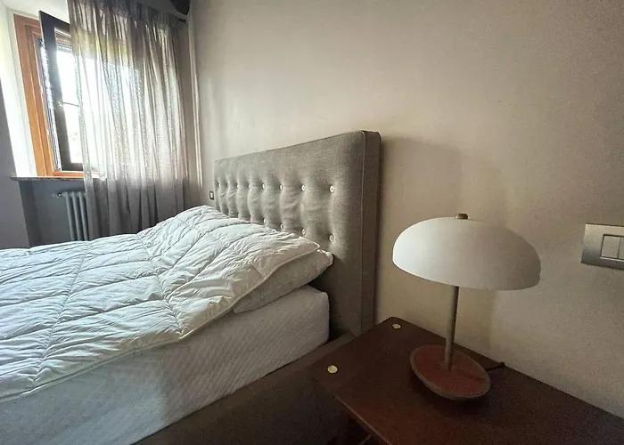 Apartamento с террасой и видом на озеро в стрезе Stresa